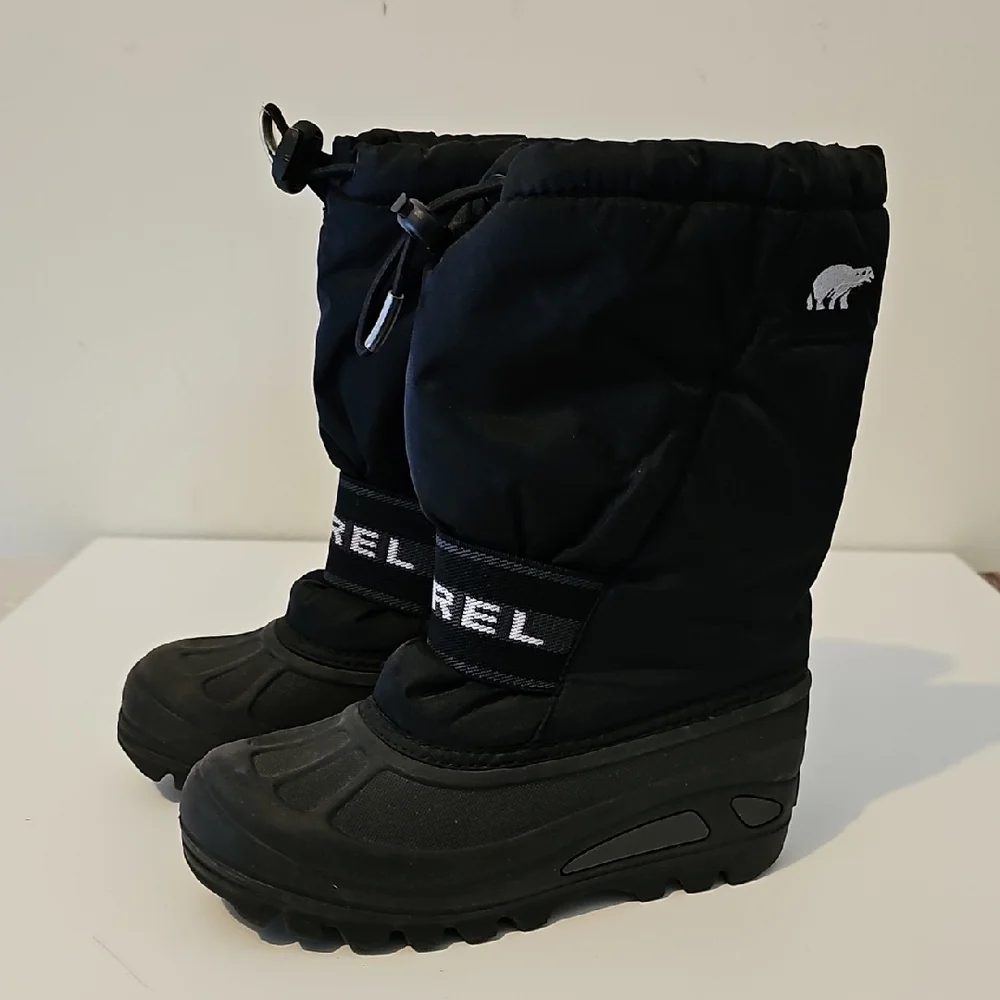 Sorel Childrens Cub black snow boots.  Size 1